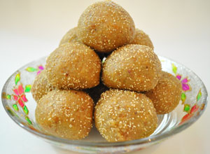 Churma Ladoo Recipe